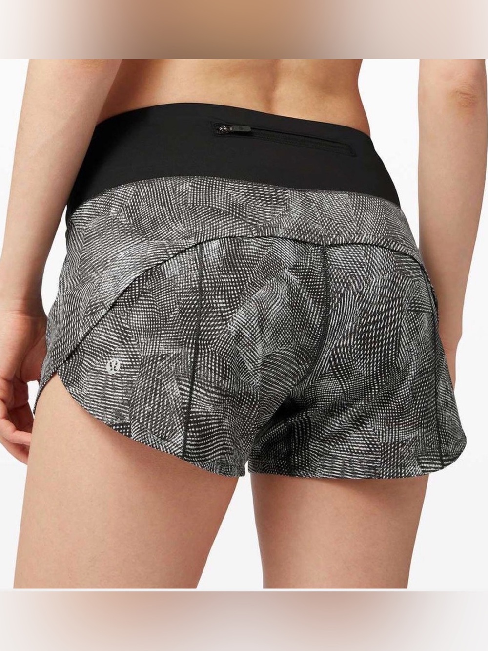 Lululemon Speed Up Running Shorts in Formation Alpine White Black/Black- Sz 6